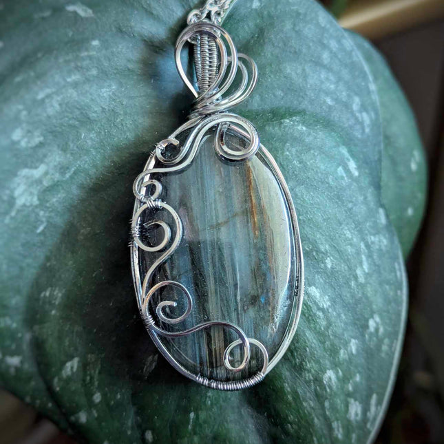 Dusk Mirror - Handmade Labradorite Pendant in Stainless Steel | Iridescent Gemstone Necklace for Intuition & Magic