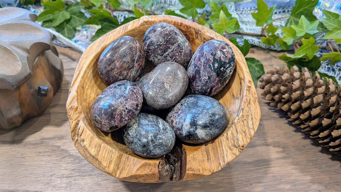 Red Garnet Palm Stones