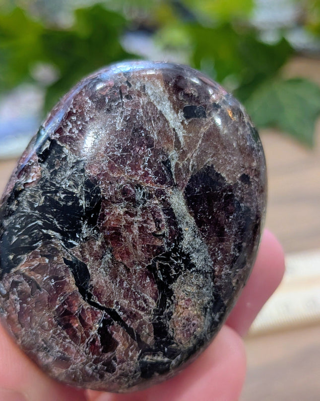 Red Garnet Palm Stones - Variant A