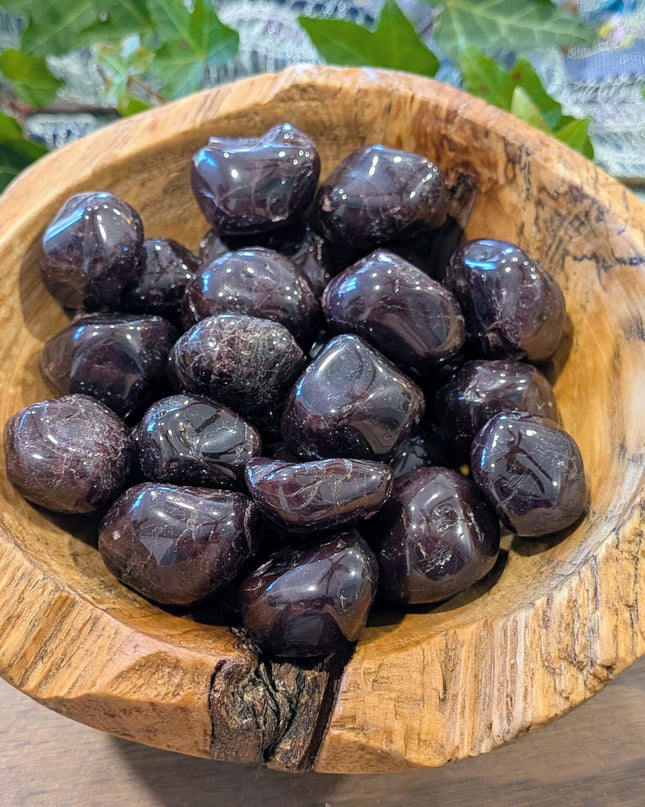 Red Garnet Tumbled Stones